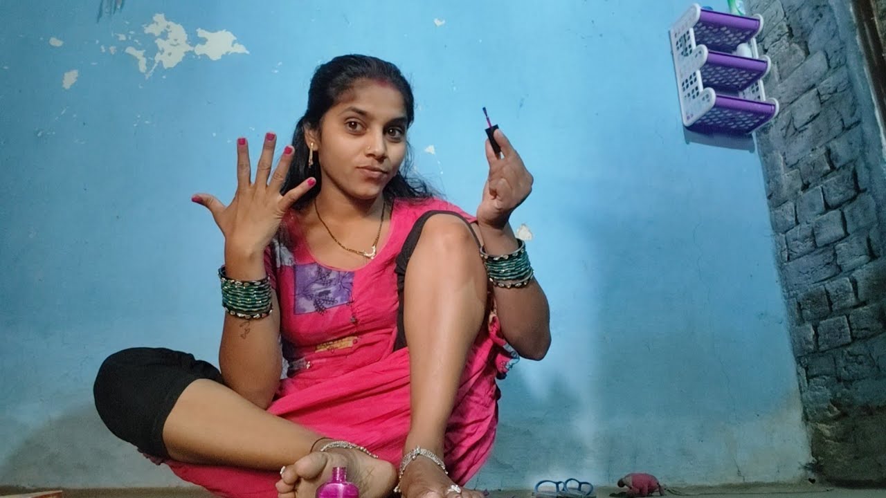 नहाने के बाद नेल पॉलिसी की और देखिए | Desi Bhabhi Lifestyle Vlog | #sandhyarajofficial