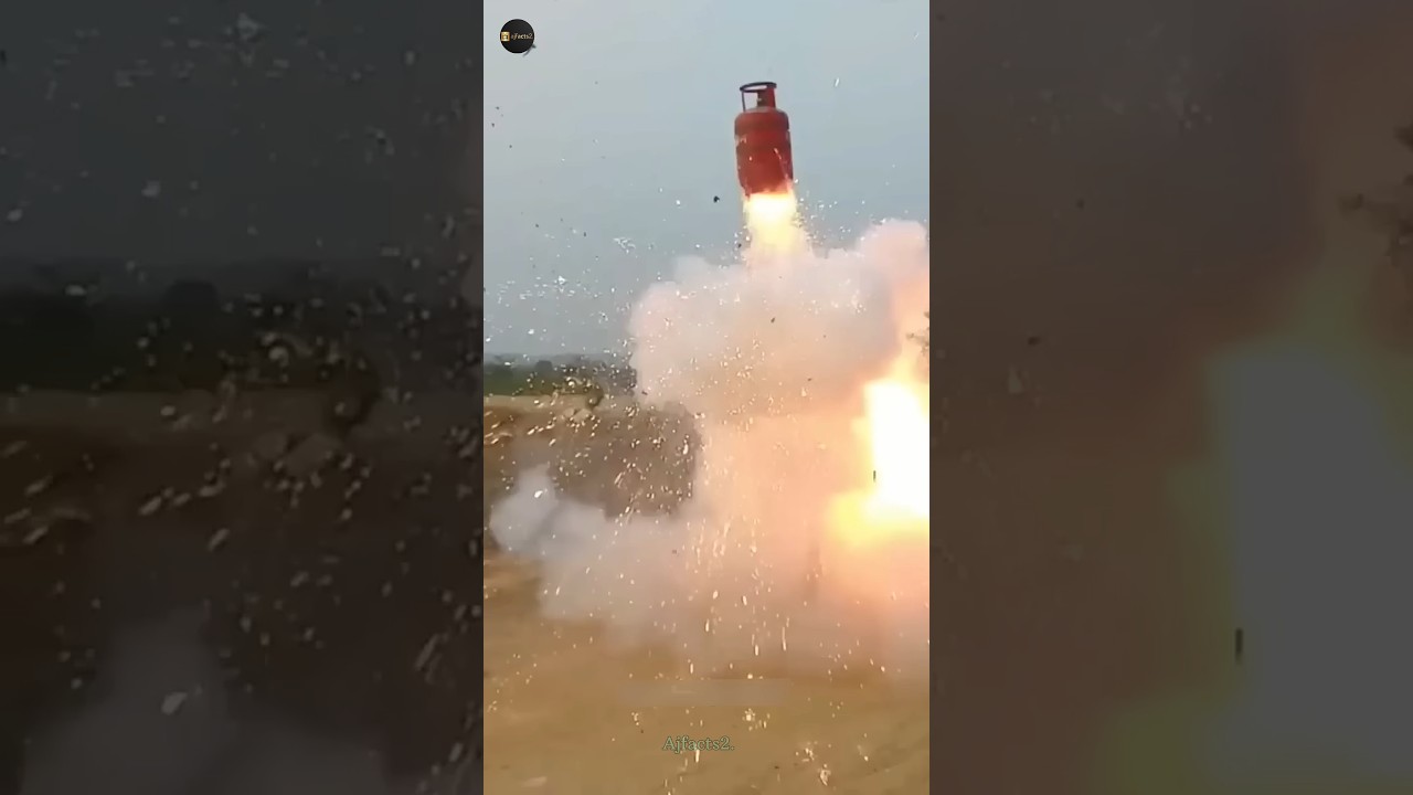 सिलेंडर में लगी आग को कैसे बुझाना चाहिए!  #shorts #fire #gas #youtubeshorts #trending #viralvideo