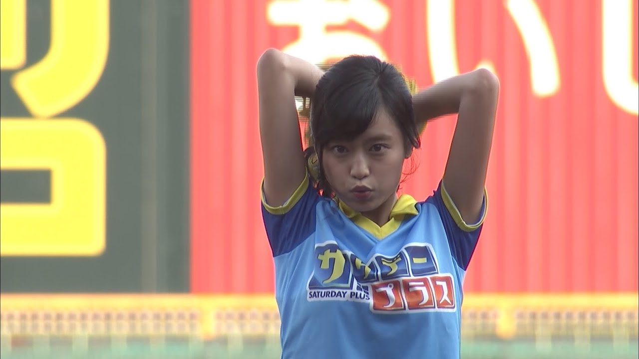 小島瑠璃子、甲子園でノーバン始球式　阪神ー巨人戦「ファーストピッチセレモニー」