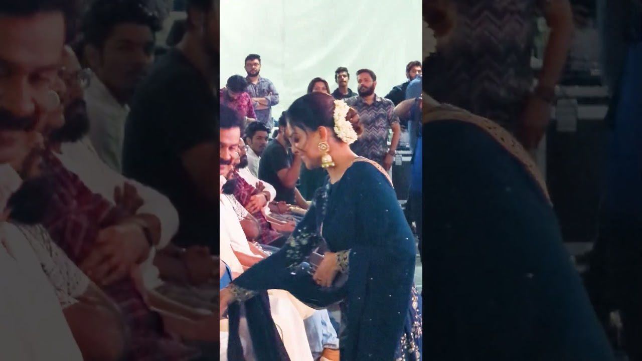 അനുശ്രീയെ ഇഷ്ടമുള്ളവർ ഉണ്ടോ ?😍😍