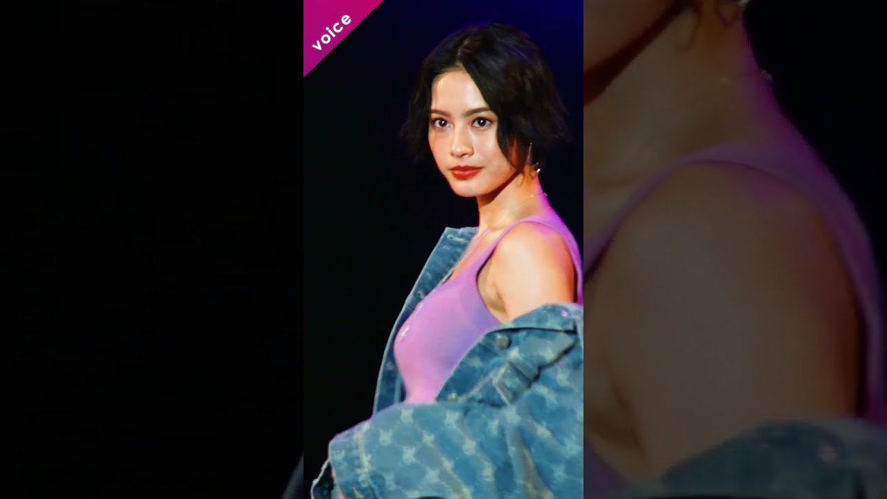 安斉星来、デニムセットアップ＆白のロングブーツで美脚