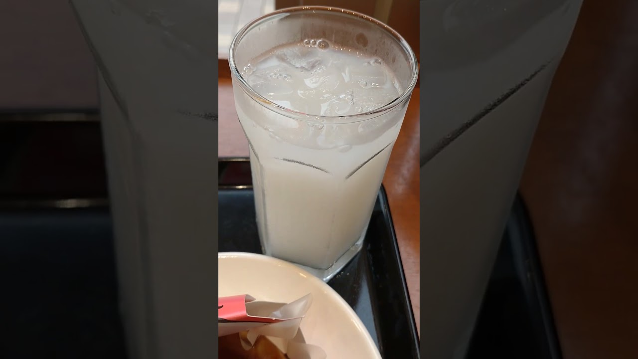 ミスドで食べた【チャ一ハン🥄】と【もっちゅりんみたらし味のド一ナツ🍩】を食べたよ‼️おいしい😋