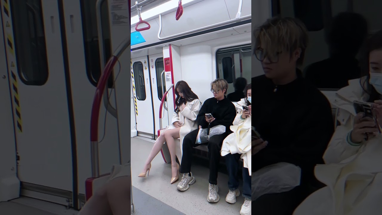 지하철에서 갑자기