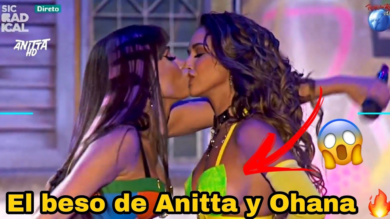 🥵 Anitta besa su bailarina (Ohana) en concierto (Rock in Rio Lisboa)