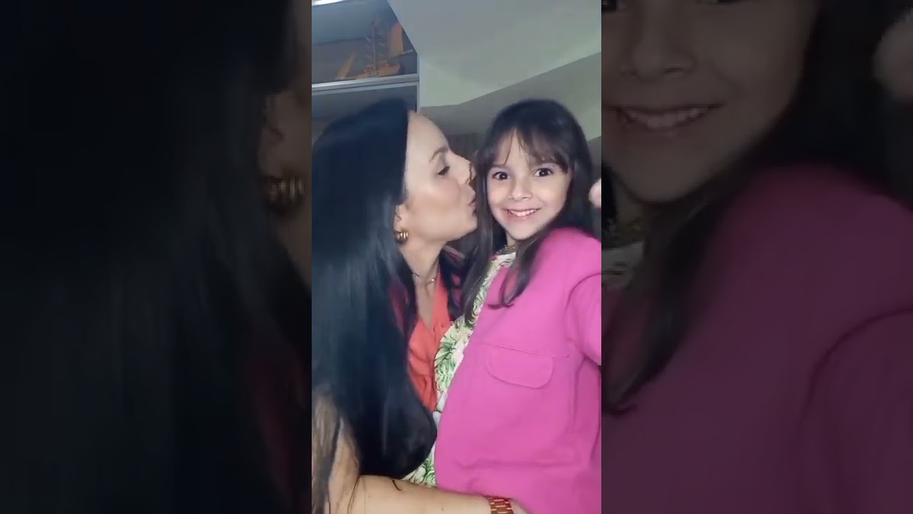 💋 Mamãe beijoqueira! 💋 #shorts