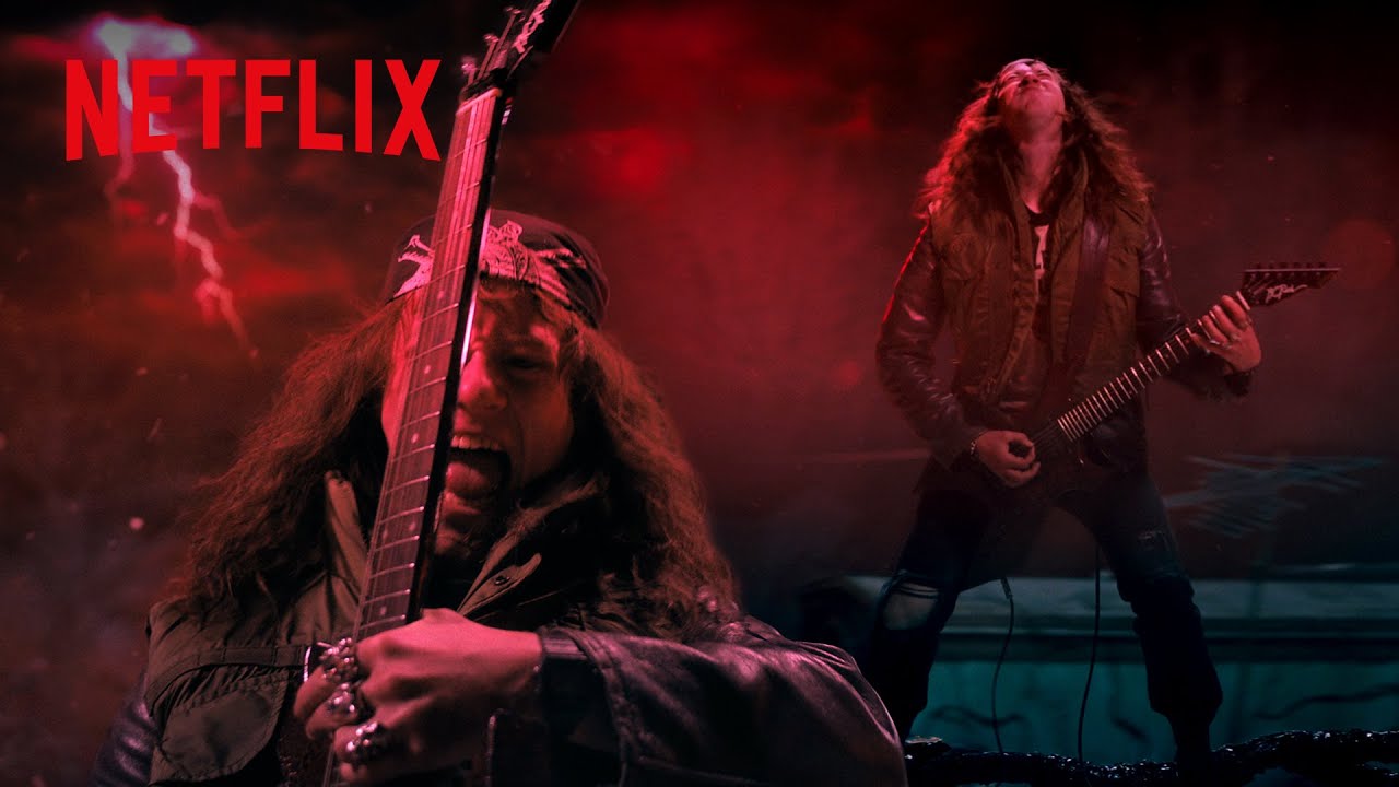メタリカ 「Master Of Puppets」 - メタルを愛するエディのギタープレイ | ストレンジャー・シングス 未知の世界 | Netflix Japan