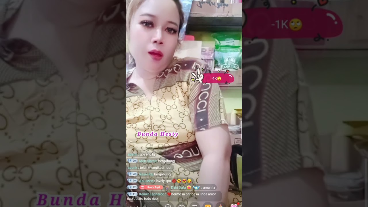🔴 video viral terbaru bigo live hot‼️ Bu lurah cantik lagi jaga toko sembako sambil duduk santai