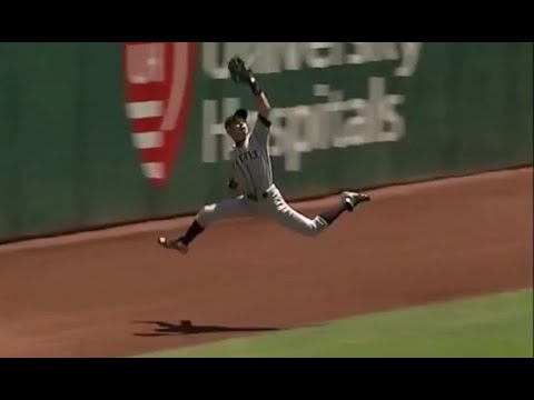 イチローの好プレー集 with アメリカの熱狂的（変態的）実況解説（字幕付き）