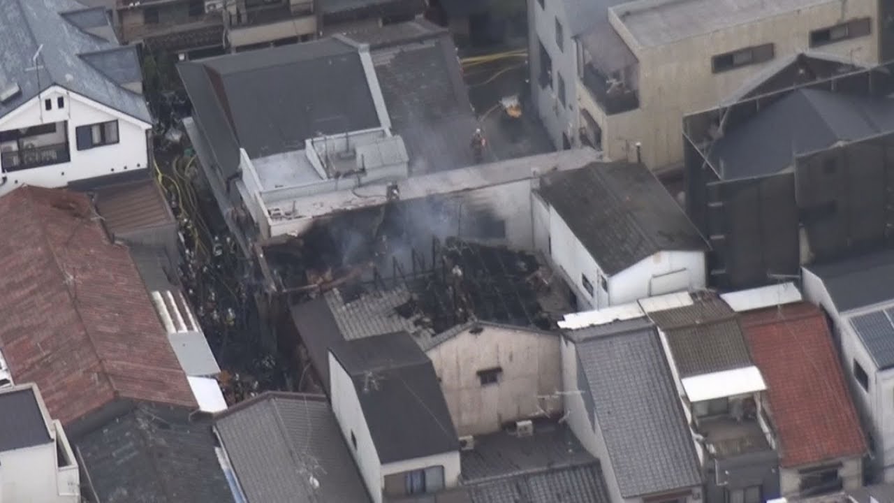 集合住宅で火災、1人搬送 大阪・生野