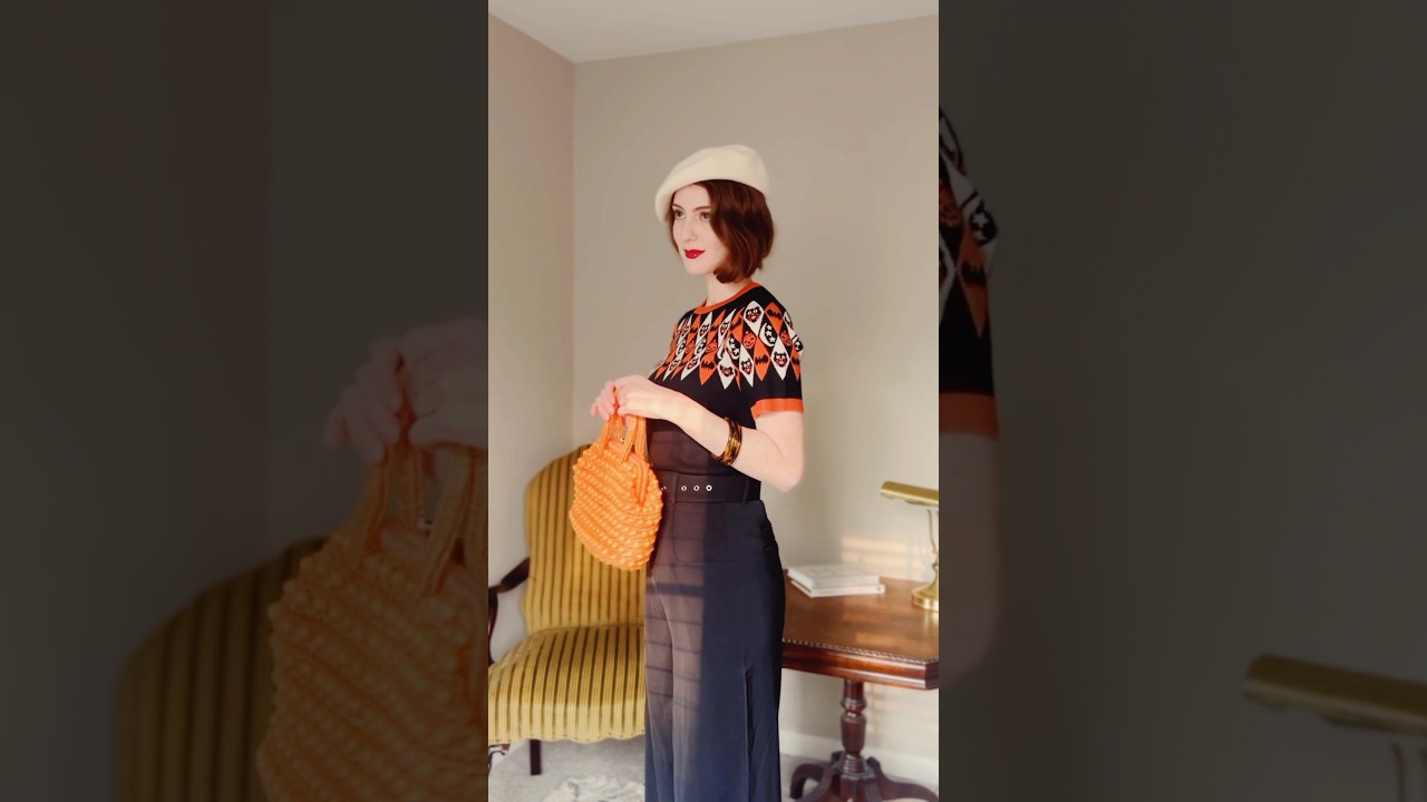 1930s Halloween style 🎃 Unique Vintage sweater (gifted), vintage handbag #halloween #vintagestyle
