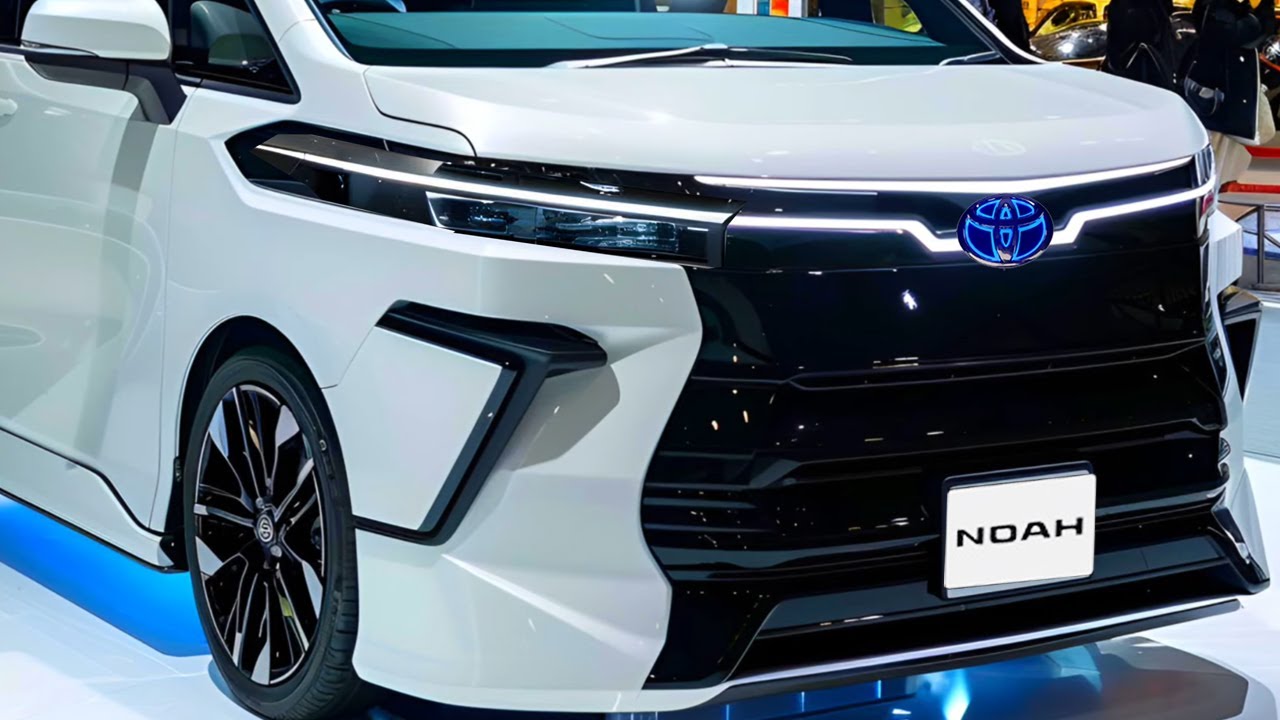 2025年 トヨタ 新型 ノア マイナーチェンジ！ボディカラーには新色が追加されます！ハイブリッド車のエンブレムを最新のデザインに変更！