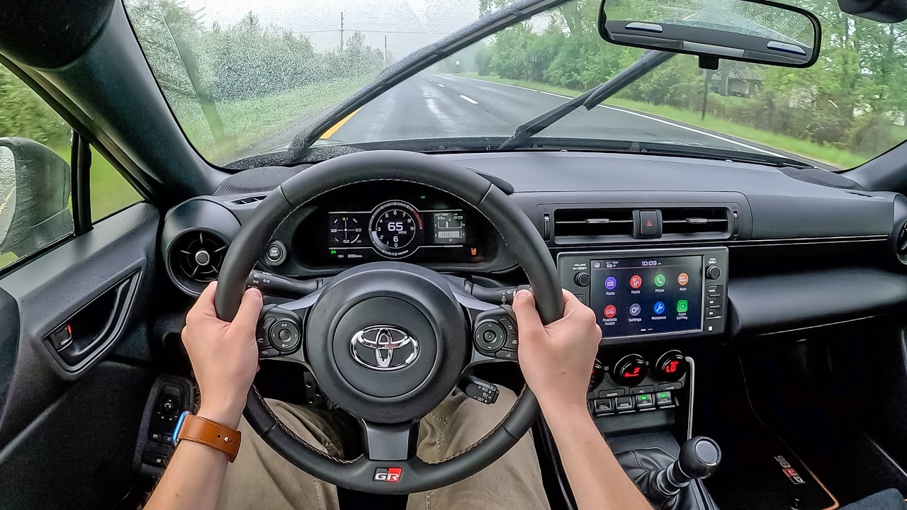 2025 Toyota GR86 Hakone Edition - Rainy Morning Commute in The Boxer Sports Car