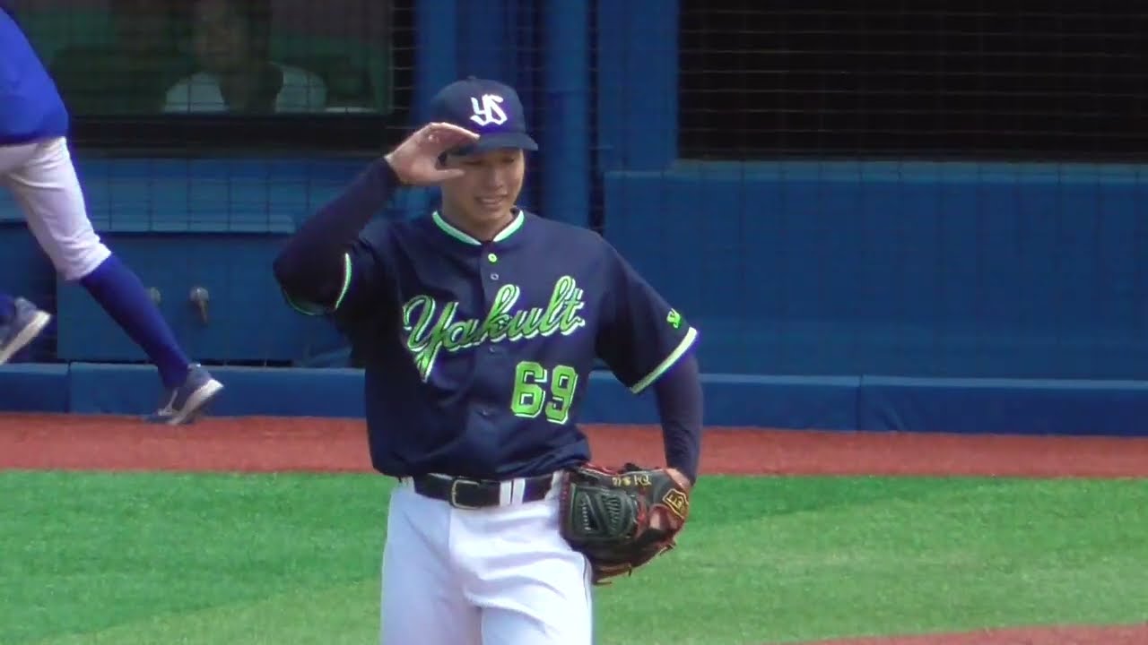 2025年6月1日 東京ヤクルト・下川 隼佑 投手の準備投球（ボールデッド中）
