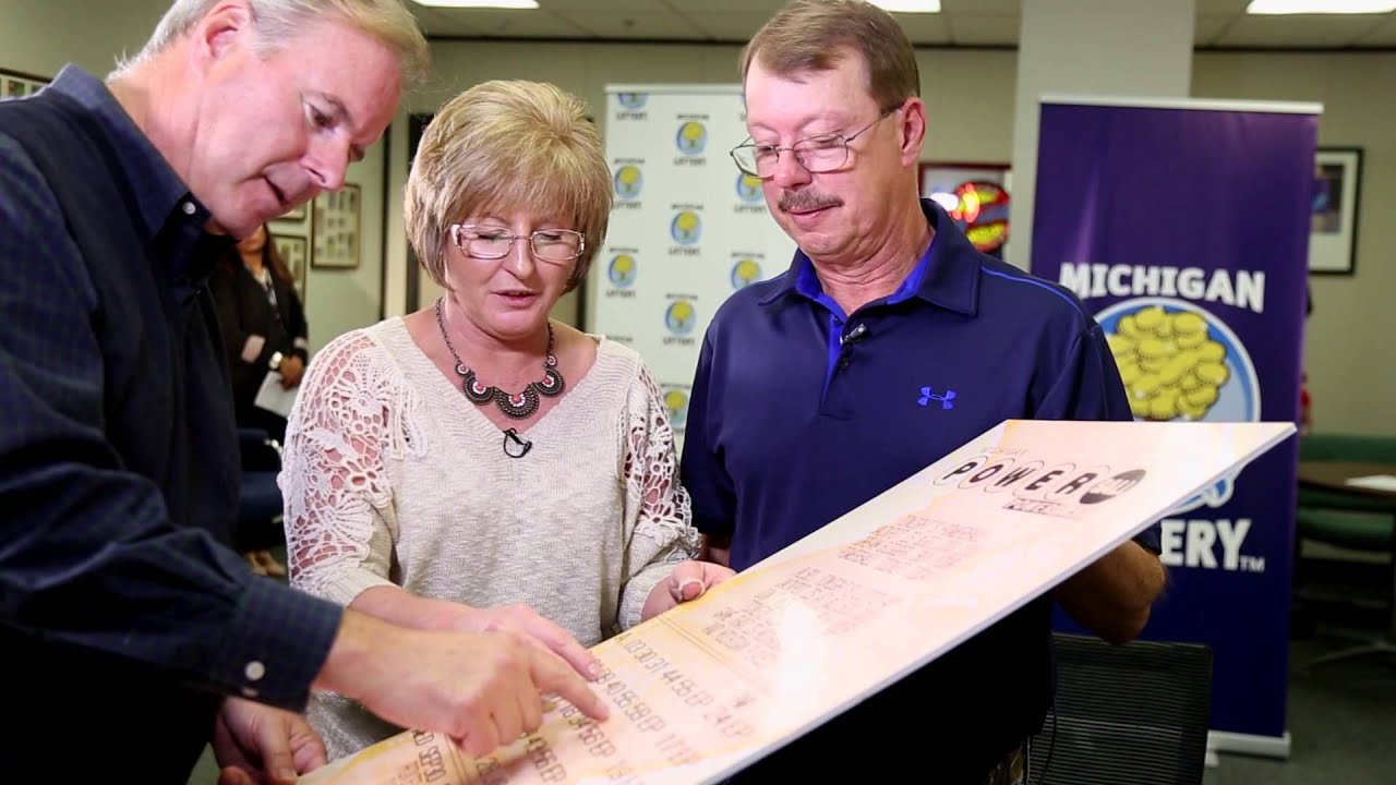$310.5 Million Powerball Jackpot Winner Julie Leach