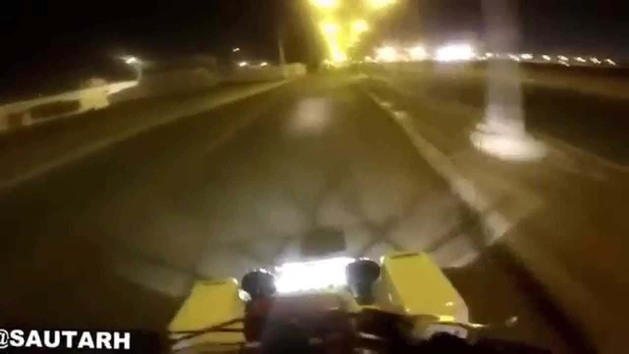 4 wheeler teasing & escaping from cop in saudi