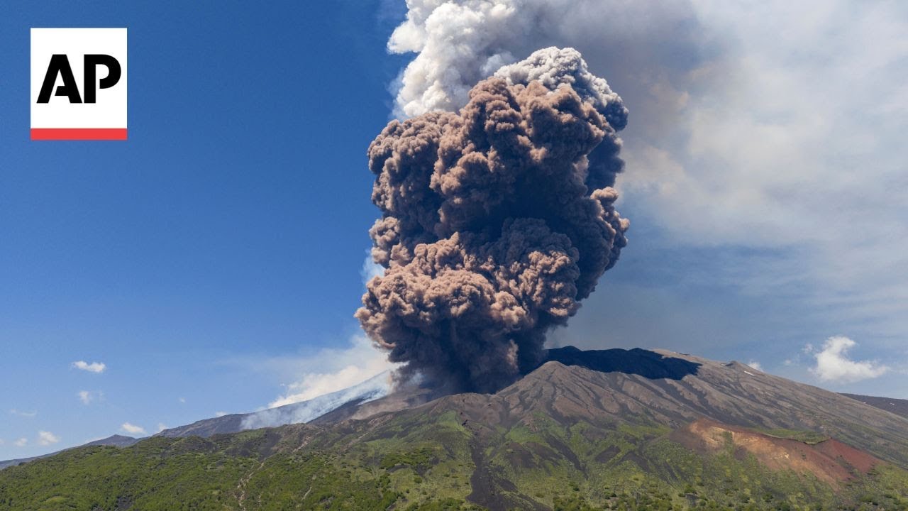 40 minutes of darkness: Witness describes Mount Etna eruption