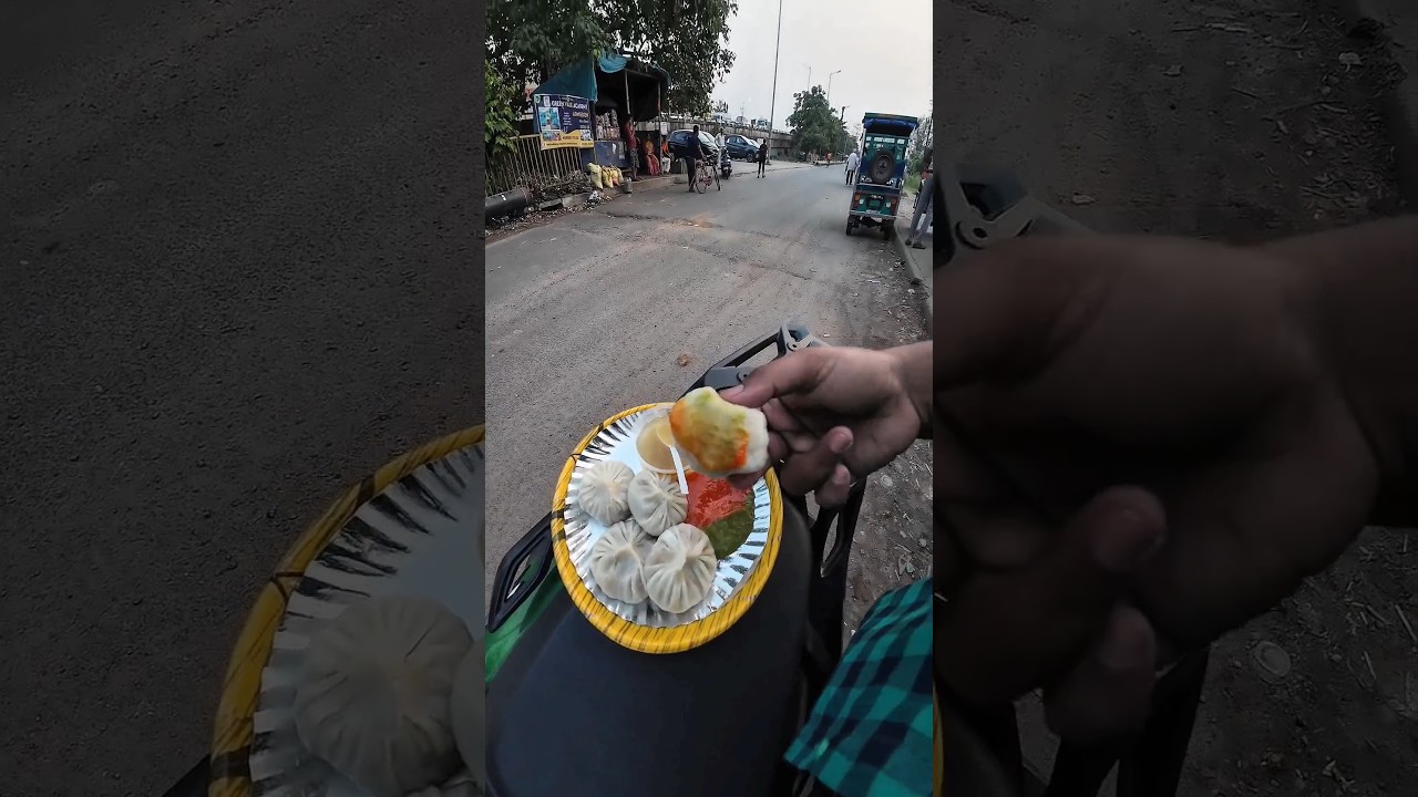 50 takai darun veg momo mondir ar baire #momos #cheapest #streetfood #mandir #vegan #vegmomos #chaat
