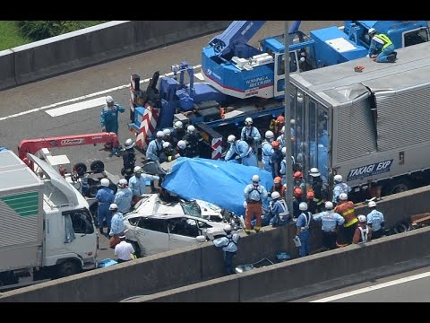 【速報】トラックなど5台からむ玉突き事故　男女7人が重軽傷…車に挟まった男性は救助　兵庫・太子町「太子竜野バイパス」 #news #breakingnews