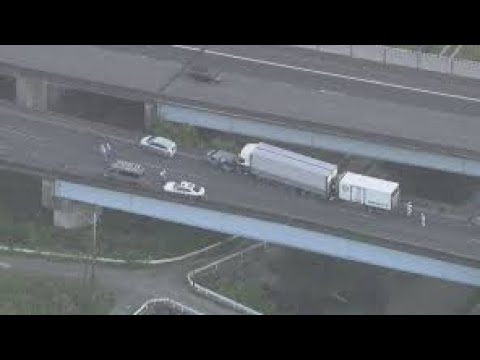 【速報】トラックなど5台からむ玉突き事故　男女7人が重軽傷…車に挟まった男性は救助　兵庫・太子町「太子竜野バイパス」