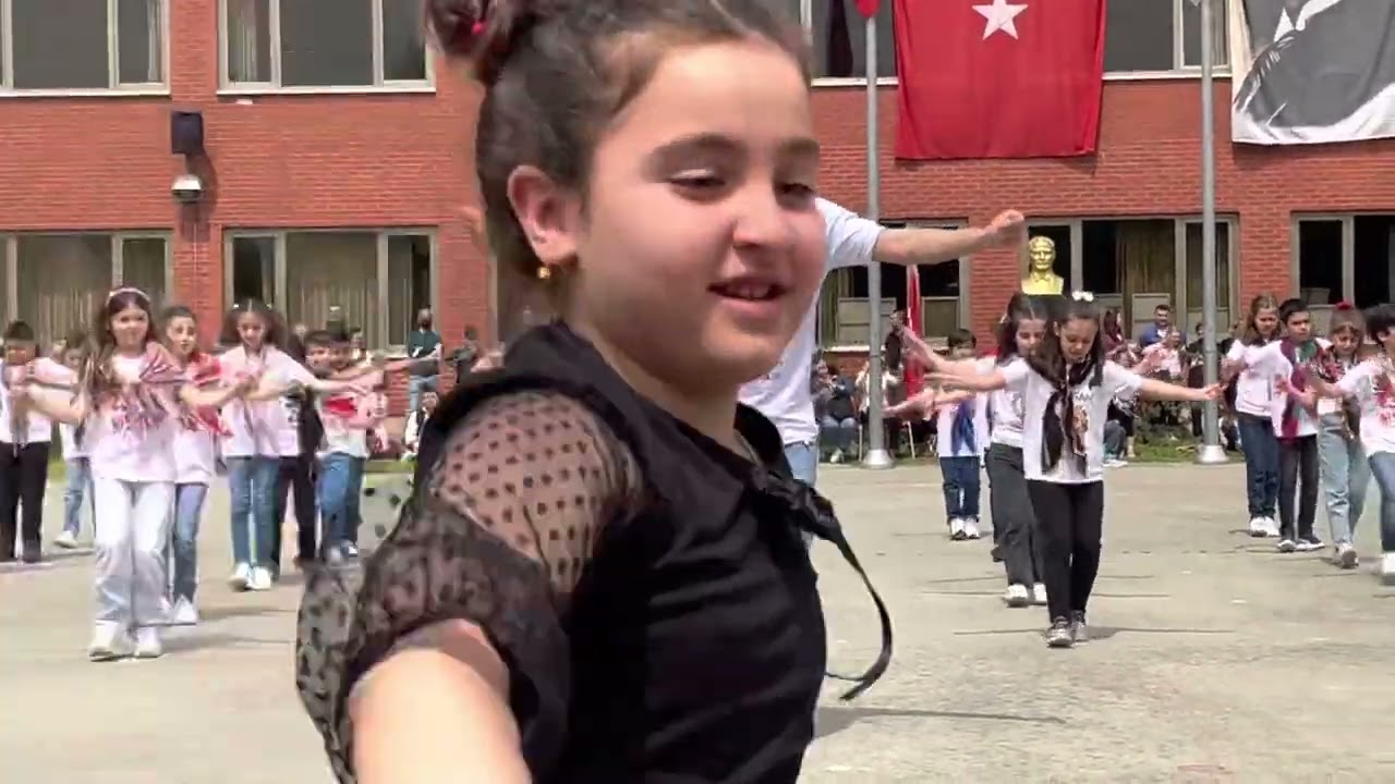80 kişilik Erik Dalı Gösterisi / Türkan Dereli İlköğretim okulu / Velican Kaya