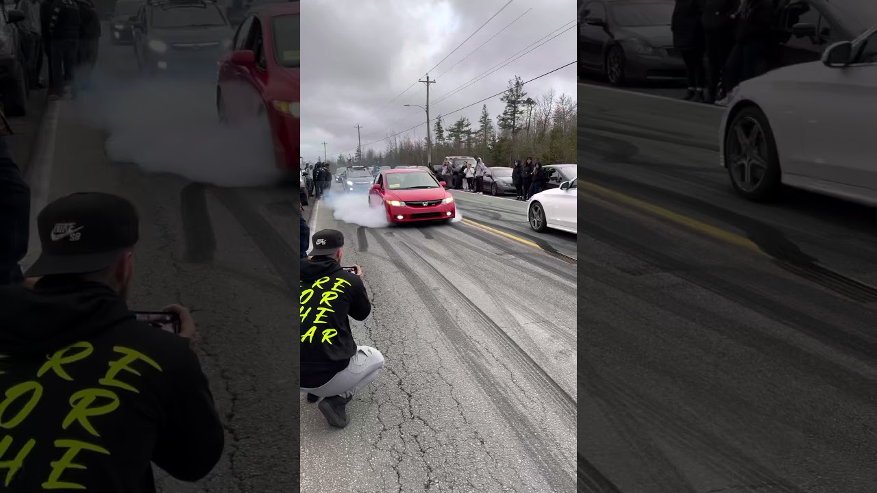 8th gen Honda Civic si doing a burnout