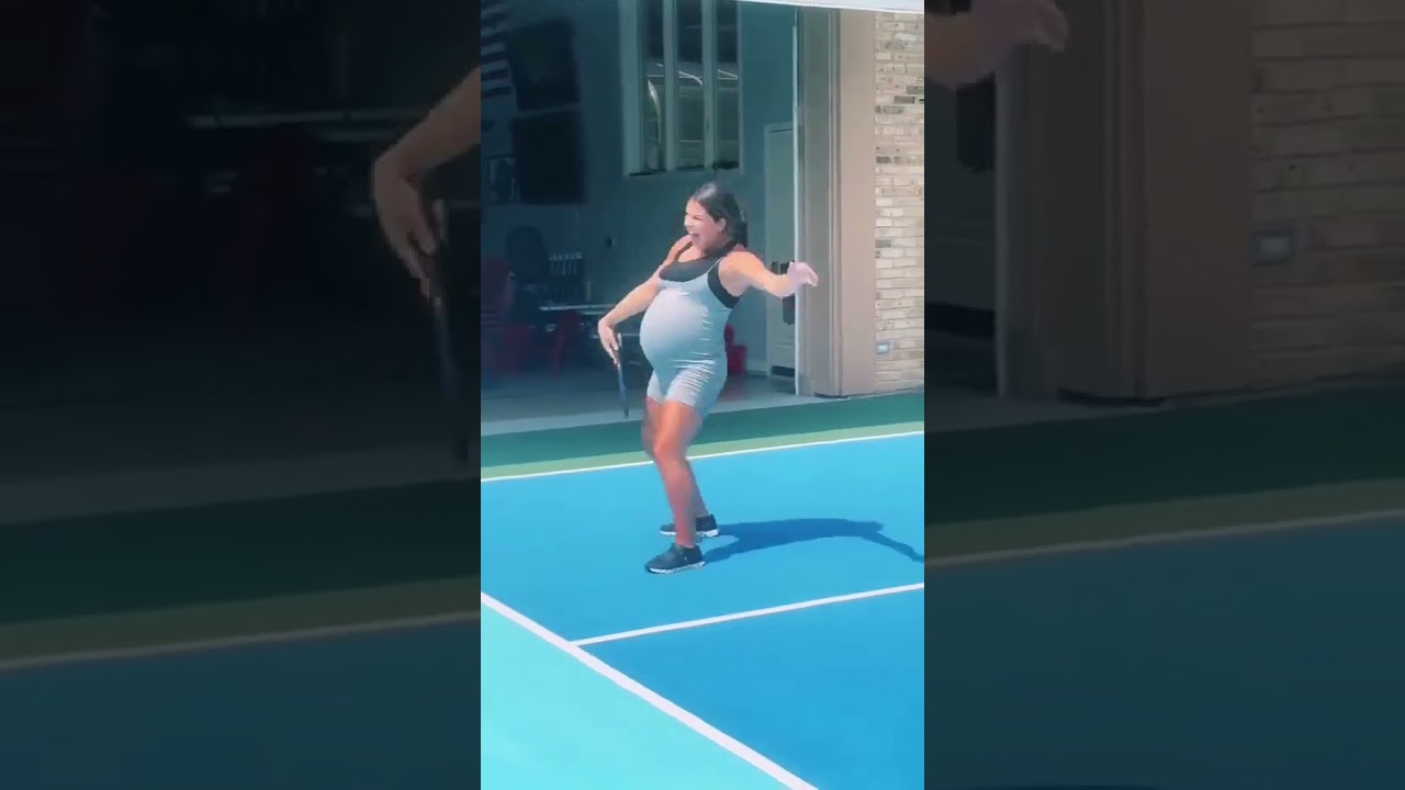 A bolsa estourou enquanto ela jogava tênis