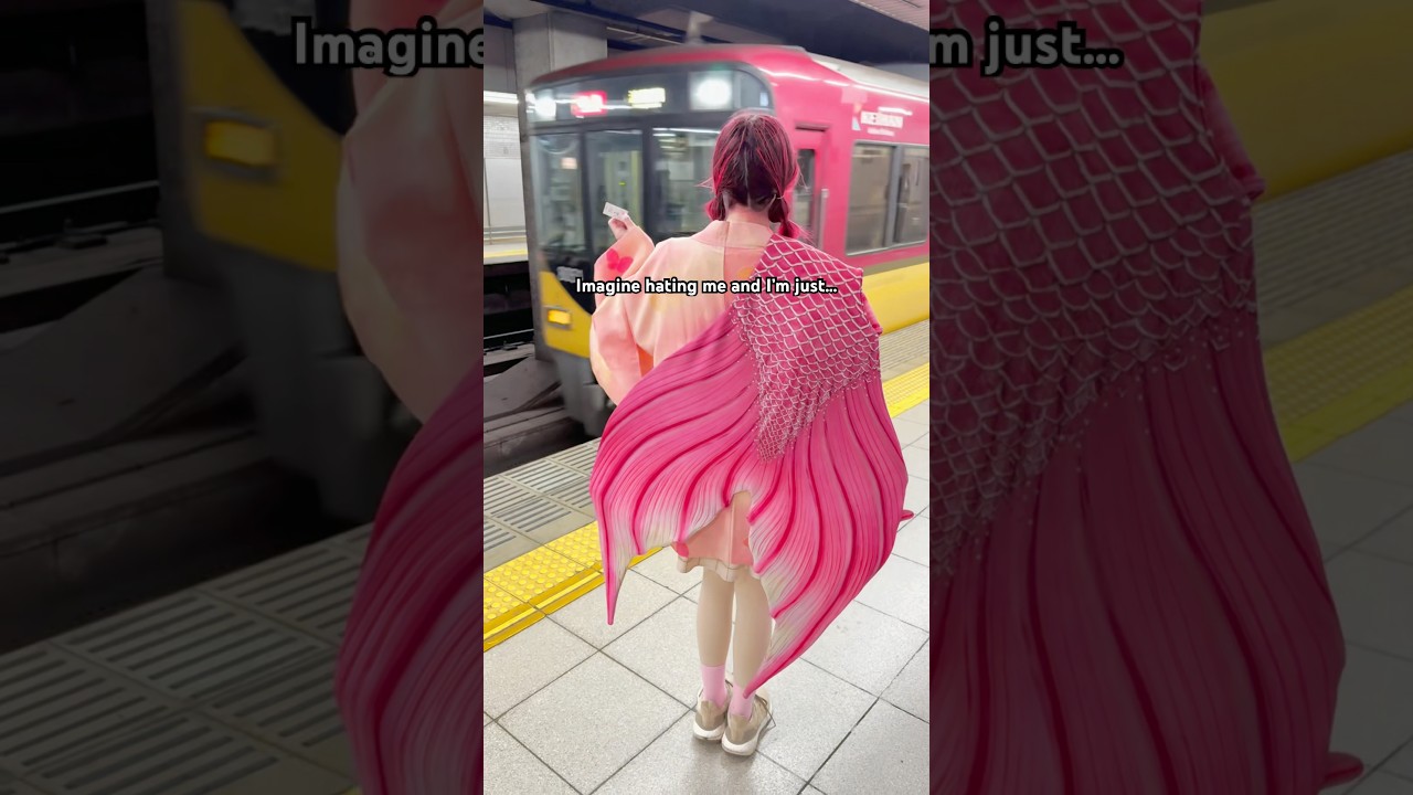 a little pink mermaid in Tokyo 🤭💖🧜🏼‍♀️🎀 #mermaidtail #pink #tokyo #mermaid #japan #pretty