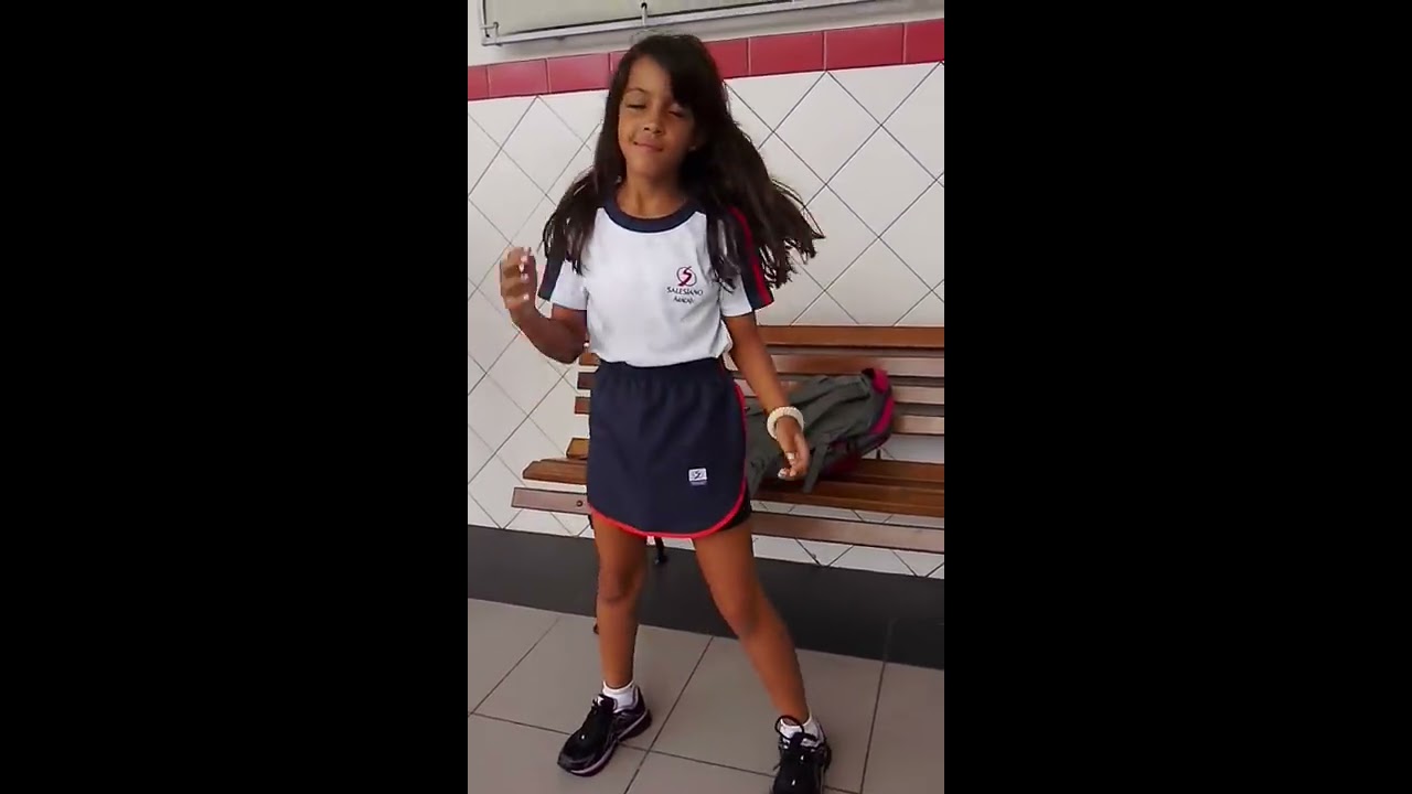 A minha a amiga dançando