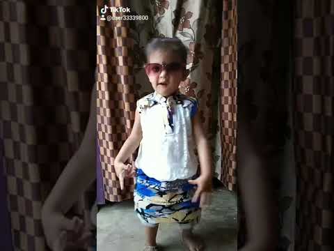 Aarohi Chaudhary hot dance