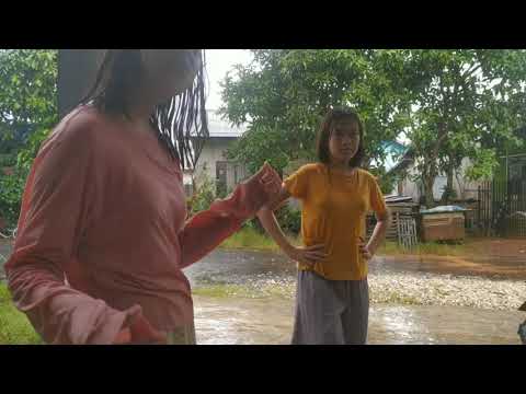 Abg baru tumbuh mandi hujan