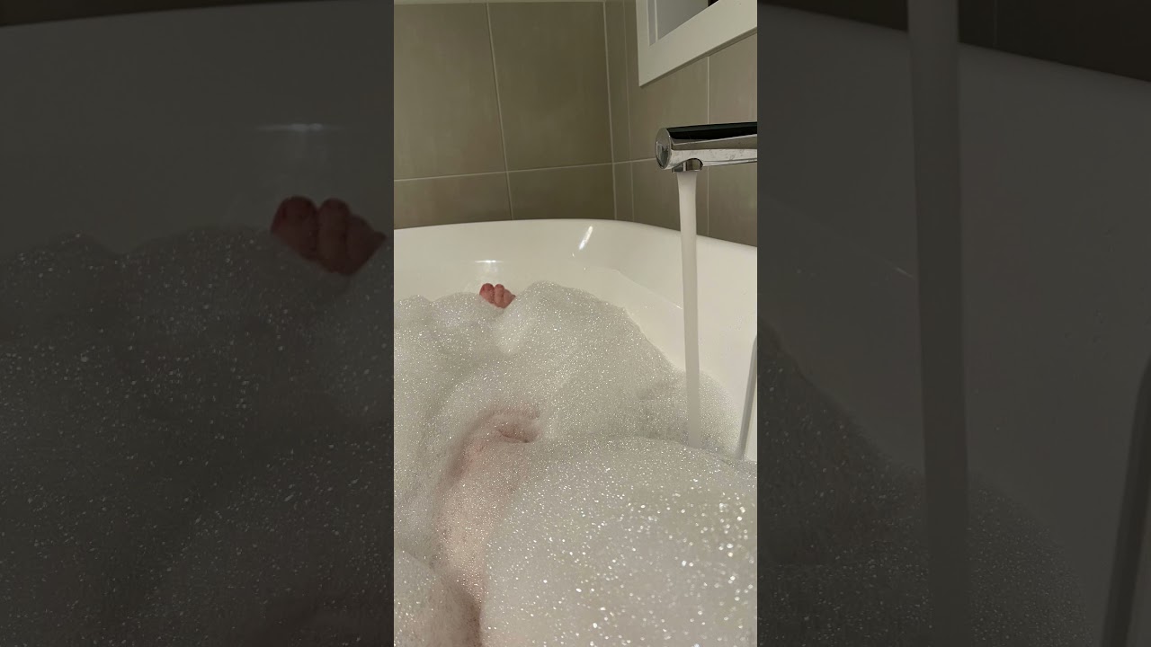 Accidental bubblebath ☺️ #tinysongs #haveaday #oops #hydrationcheckin