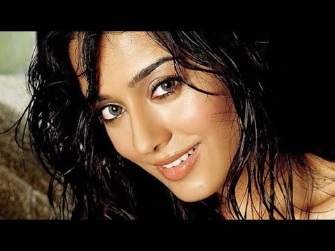 Actress Amrita Rao Latest Vertical Lips Closeup