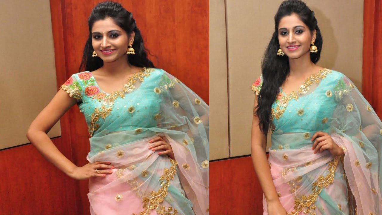 Actress Shamili Hot In Saree