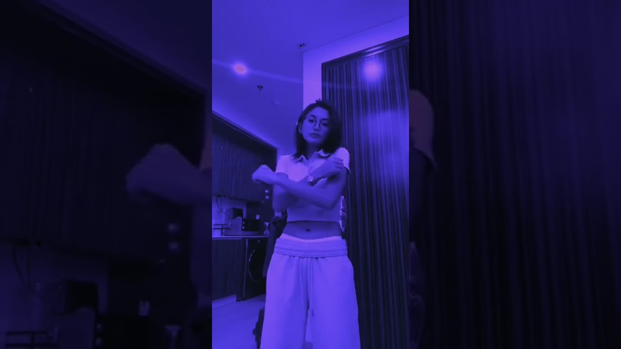 Ada yang tembus, apa ya😂💦 #tiktokviral #goyangtiktok #bikini #goyang #sexy #sexygirl #tiktok
