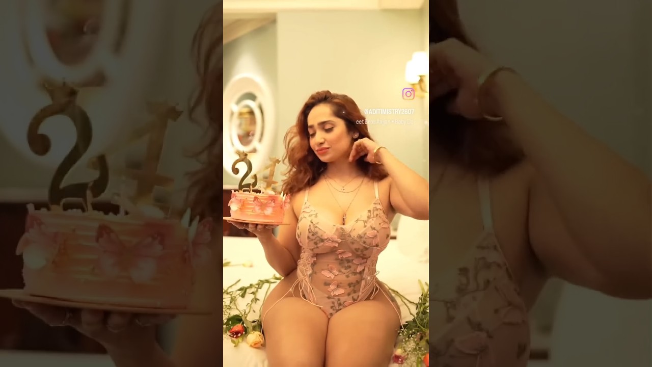 aditi mistry hot bikini 🥵