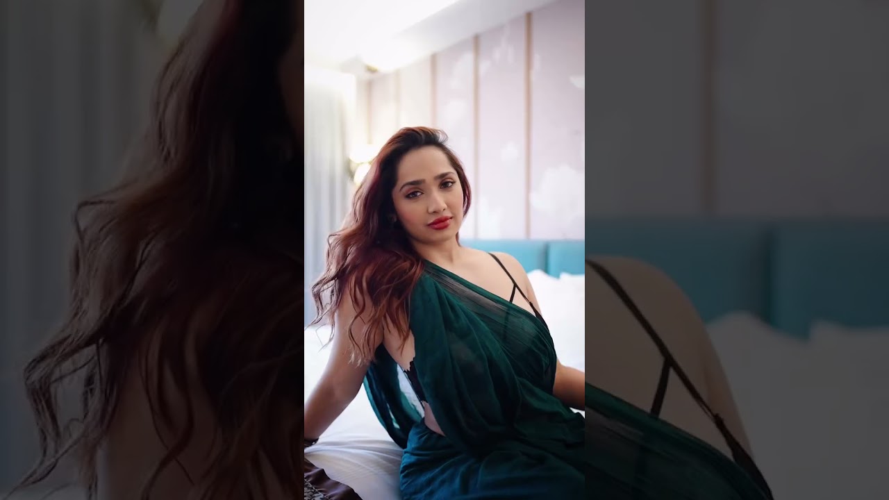 Aditi Mistry Hot Saree Reels #AditiMistry #HotReels #TrendingNow #InstaFamous #ViralContent
