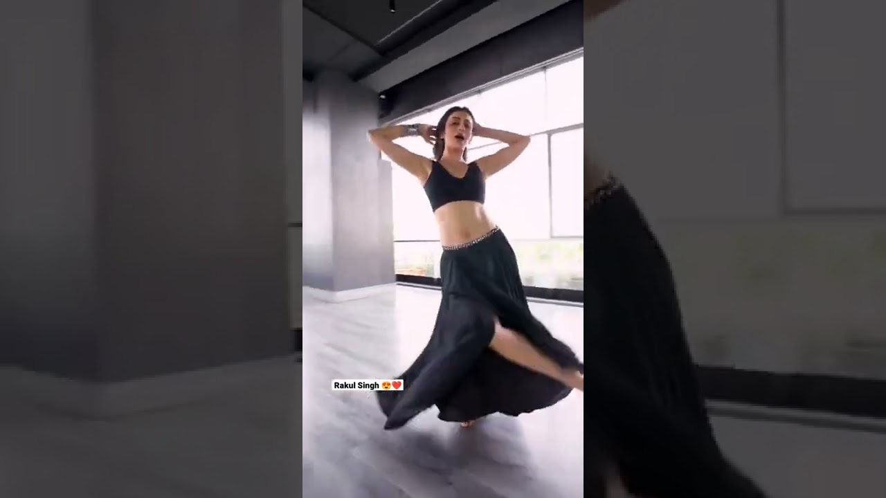 Ahhh.. Look at her moves 😍 Hai na kaafi hot? Rakul Preet Singh