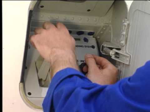 AIRCRAFT | A330/A340 Pallet or Container Loading and Unloading Operation