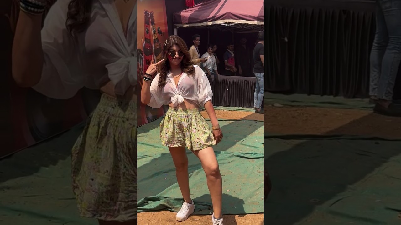 Akanksha Puri nails her look at Holi celebration #shorts #bollywood #actress #fashion #holi #dance