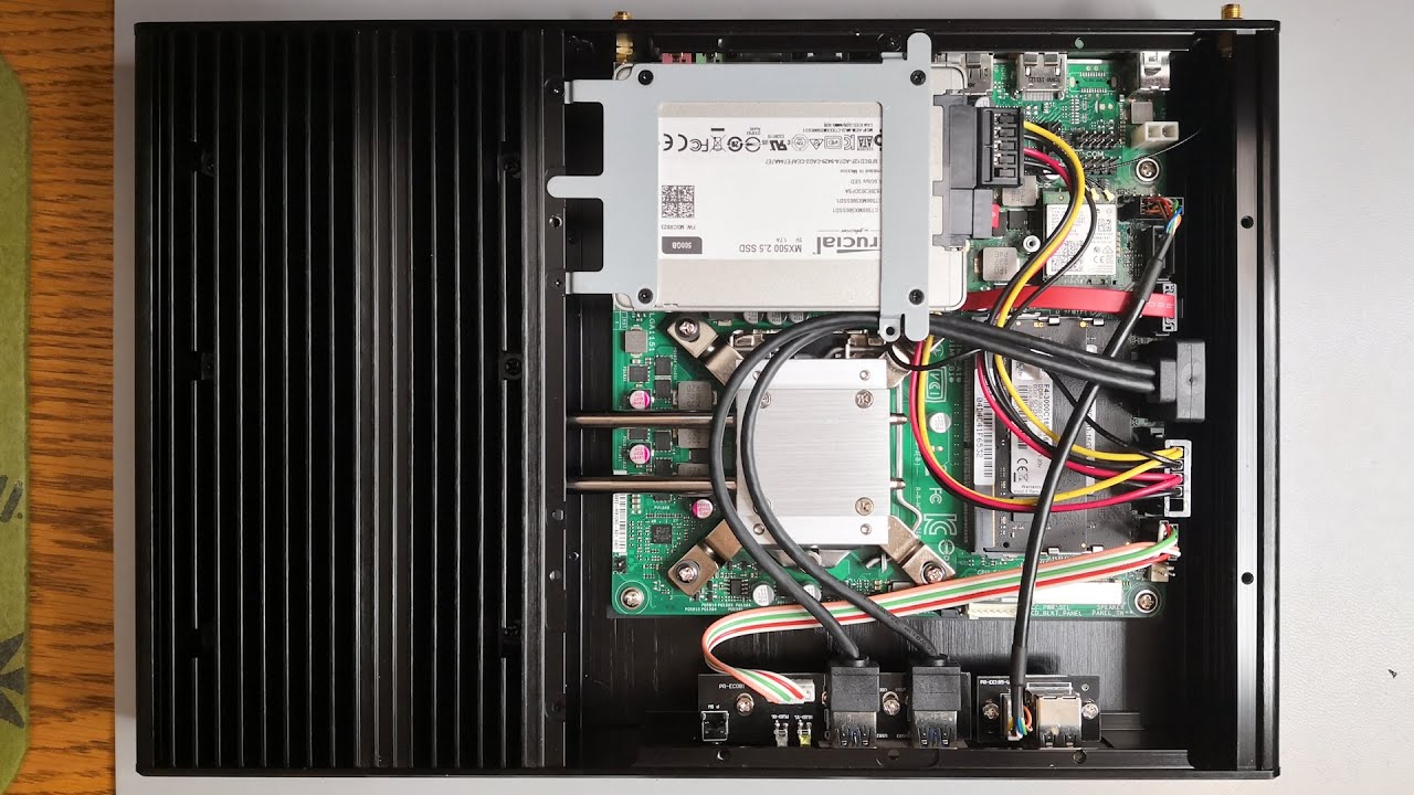 Akasa Galileo T - Building a Fully Silent Fanless PC