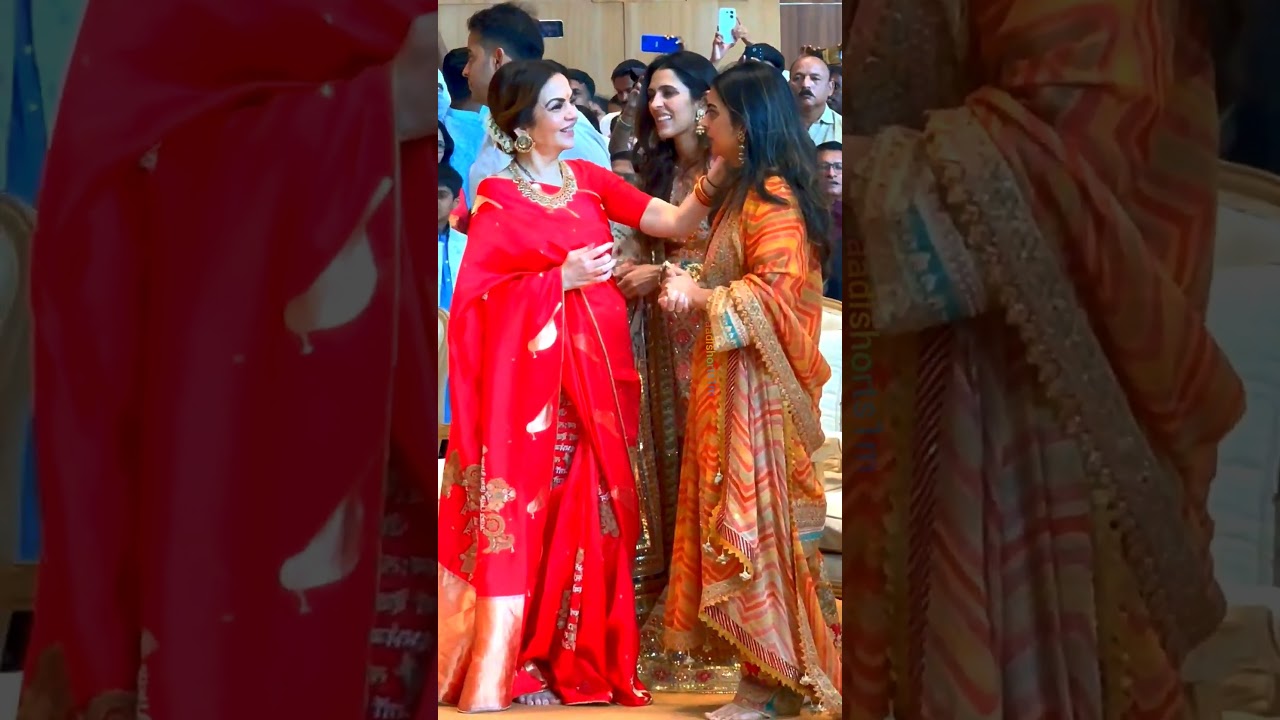 Akash Ambani Ignore Isha Ambani at Grand Mass Wedding, Mother Shows Cute Concern 😍 love  💞
