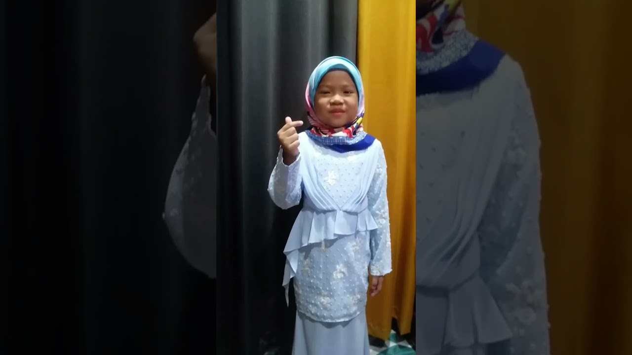 aku sekolah ada jamuan raya aku baju kurung biru muda