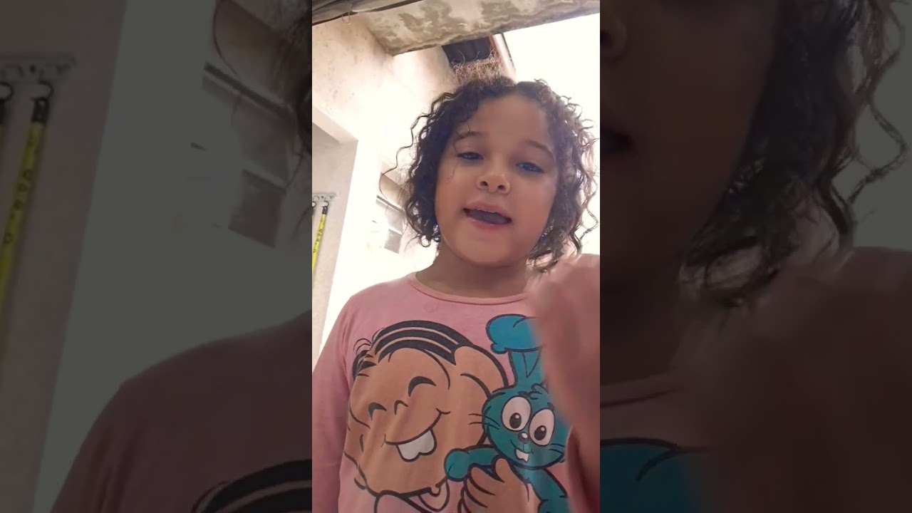 amiga para de tomar banho na água quente senão você vai virar canja #shhort #humor #amiga