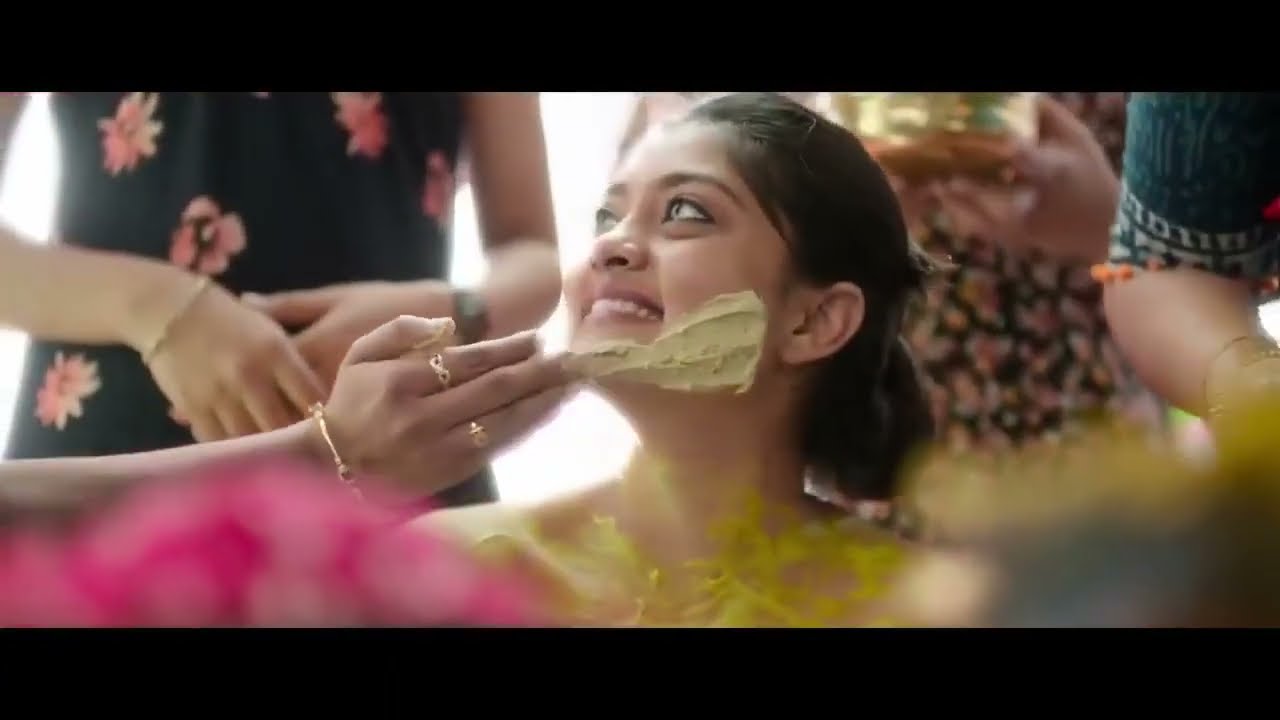Ammu Abhirami Hot Navel Show ULTRA HD