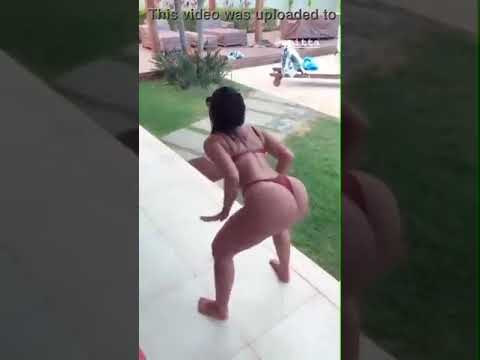 Anitta gostosa rebolando o rabão na mansão!
