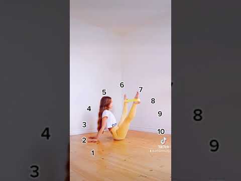 Anna McNulty Viral Stretch TikTok