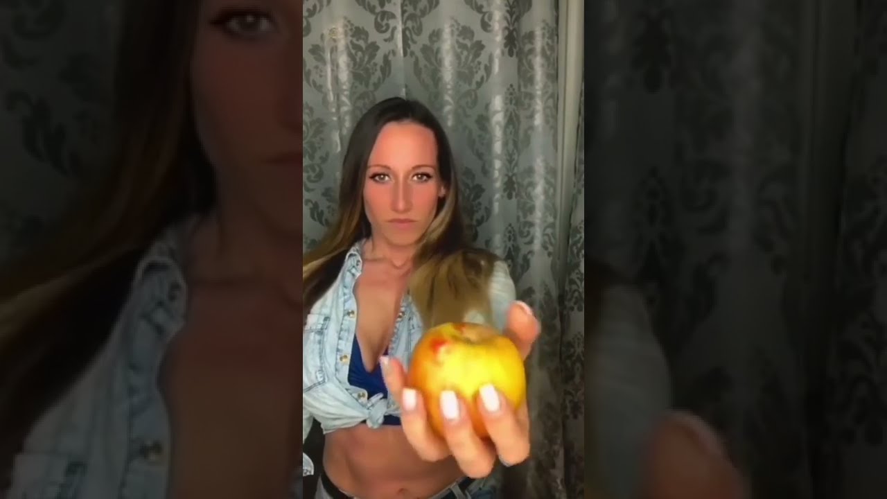 APPLE CRUSH | STRONGEST GIRL U EVER SAW #musclegirl #fbb #shorts