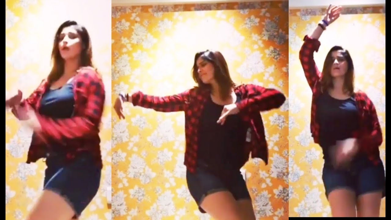Arti Singh Hot & Sexy Dance On Genda Phool,