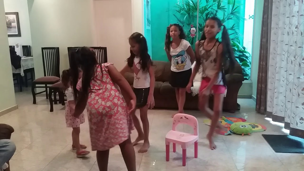 AS  MENINAS  SAPECAS