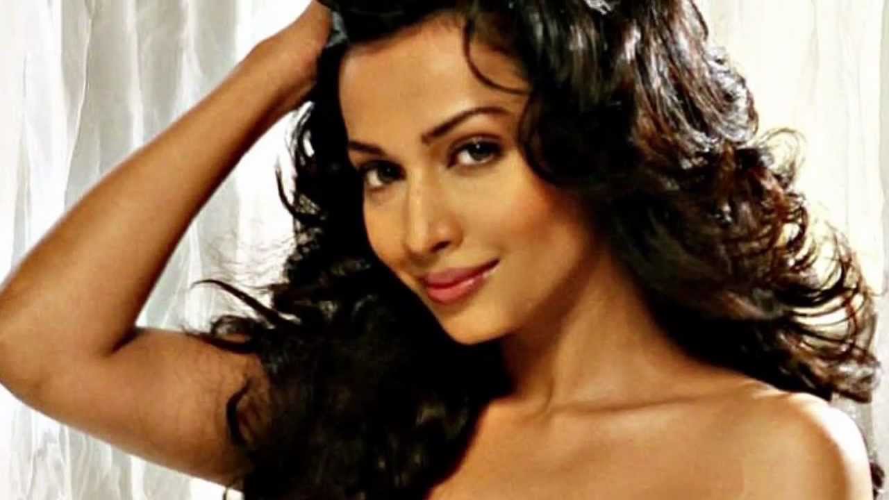 Asha Saini hot photoshoot 3